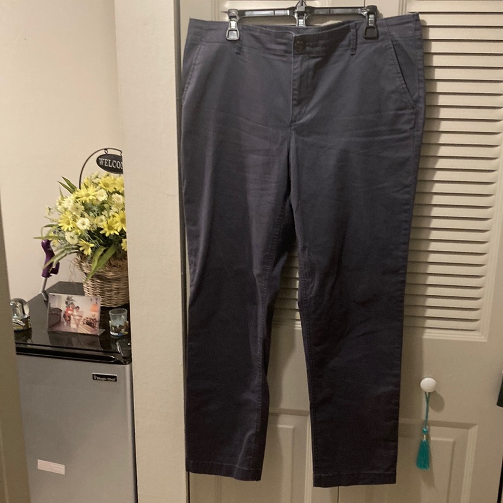 Loft The Slim Gray Capri Pants.